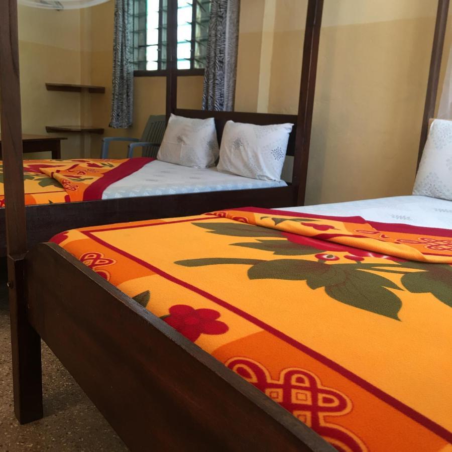 Diani Travellers Guest House Укунда Экстерьер фото