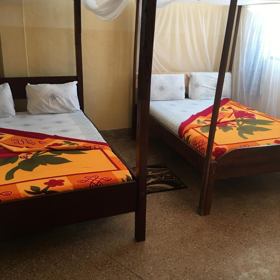 Diani Travellers Guest House Укунда Экстерьер фото