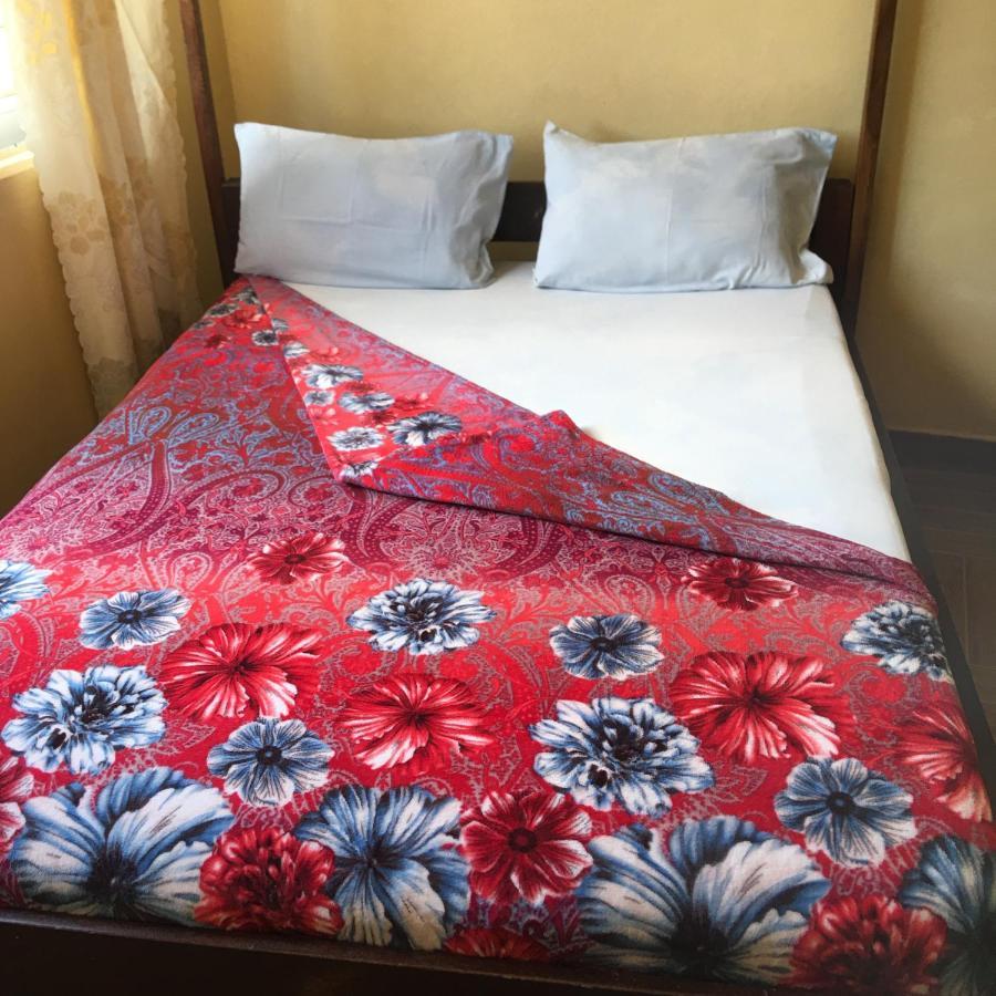 Diani Travellers Guest House Укунда Экстерьер фото